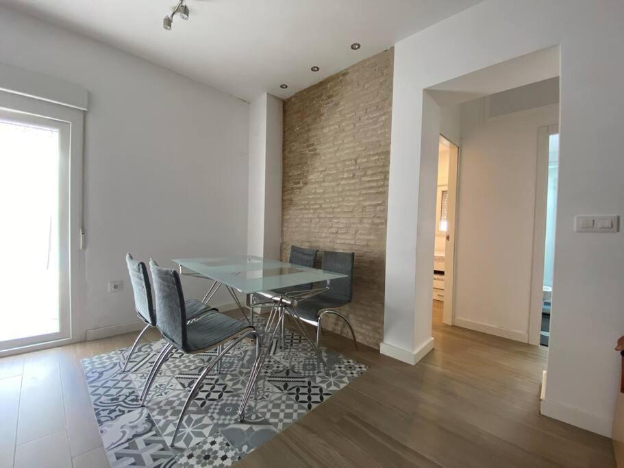 Central And Cozy Apartment In Sevilla Exterior foto